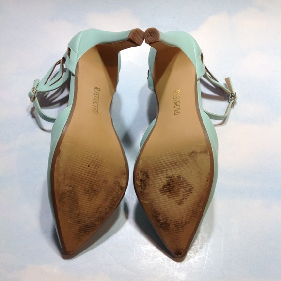 Restricted Ankle Straps Heels - Picture 10 of 12